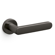 Link Door Handle With Yale Key Hole - B