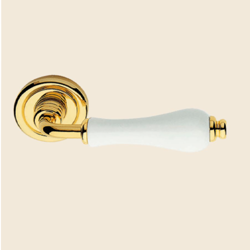 Dalia Off White porcelain Polished Brass Door Handle on rose
