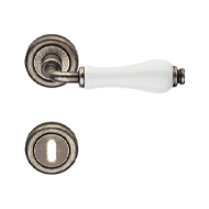 Dalia Door Handles on rose - Polished B