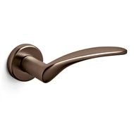 Novella Door Handle With Yale Key Hole 