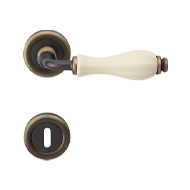 Erica White Porcelain Door Handle on Ro