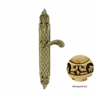 Door lever handle set on plate with yal