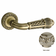 Door lever handle set on rose with Key 