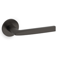 FLUTE Door handle With Yale Key Hole - 